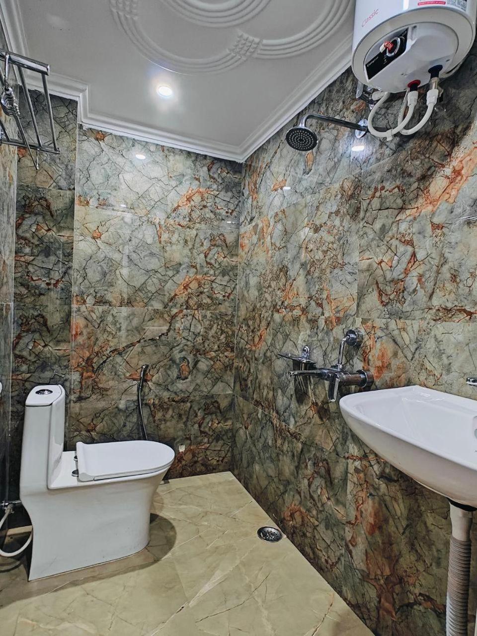 Hotel The Pushpraj Varanasi Exterior photo