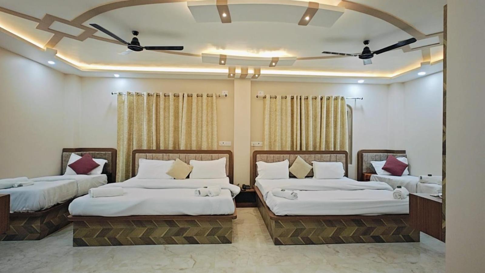 Hotel The Pushpraj Varanasi Exterior photo
