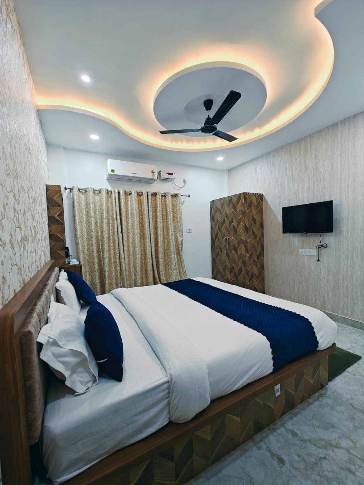Hotel The Pushpraj Varanasi Exterior photo